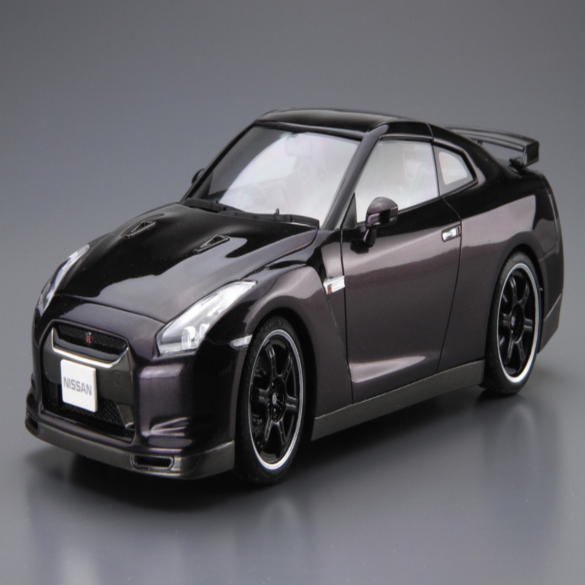 Aoshima 1/24 Nissan R35 GT-R 2009 Spec-V2 Plastic Model Kit