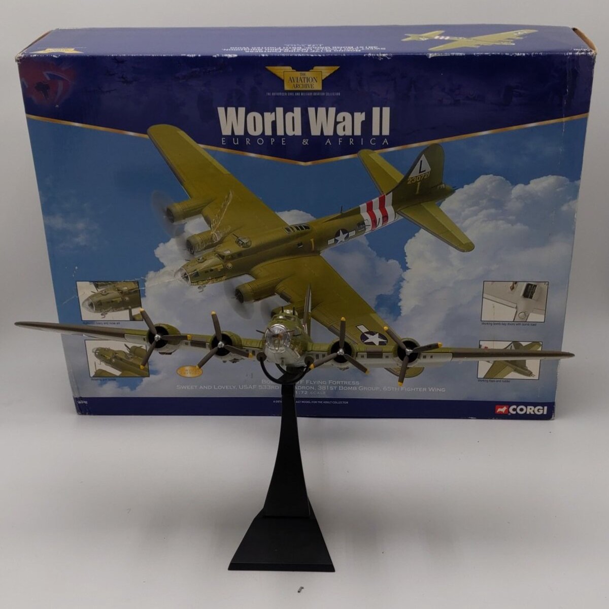 Corgi AA33302 1:72 Scale Boeing B-17F Diecast Replica VG/Box