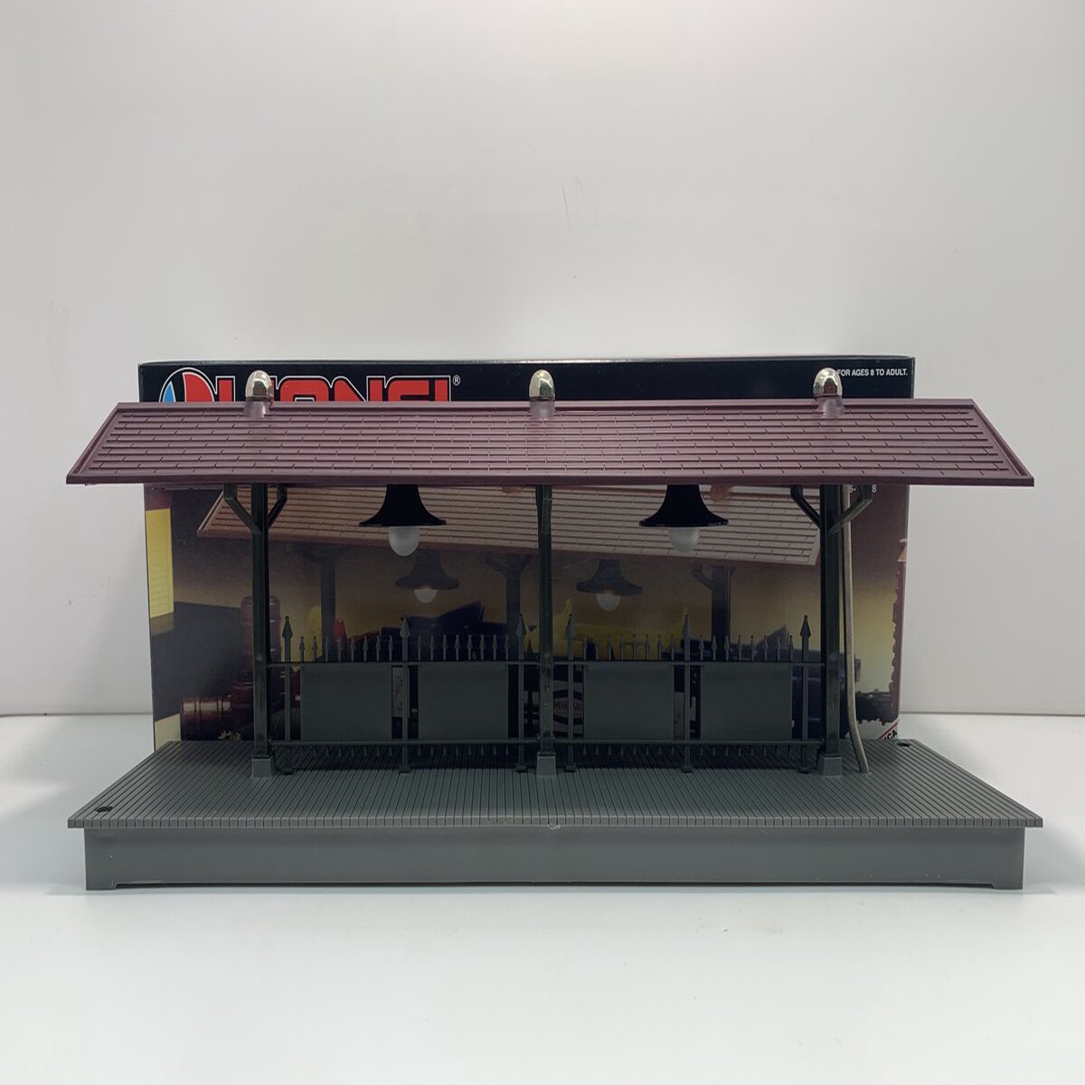 Lionel 6-12748 O/027 Illuminated Station Platform LN/Box
