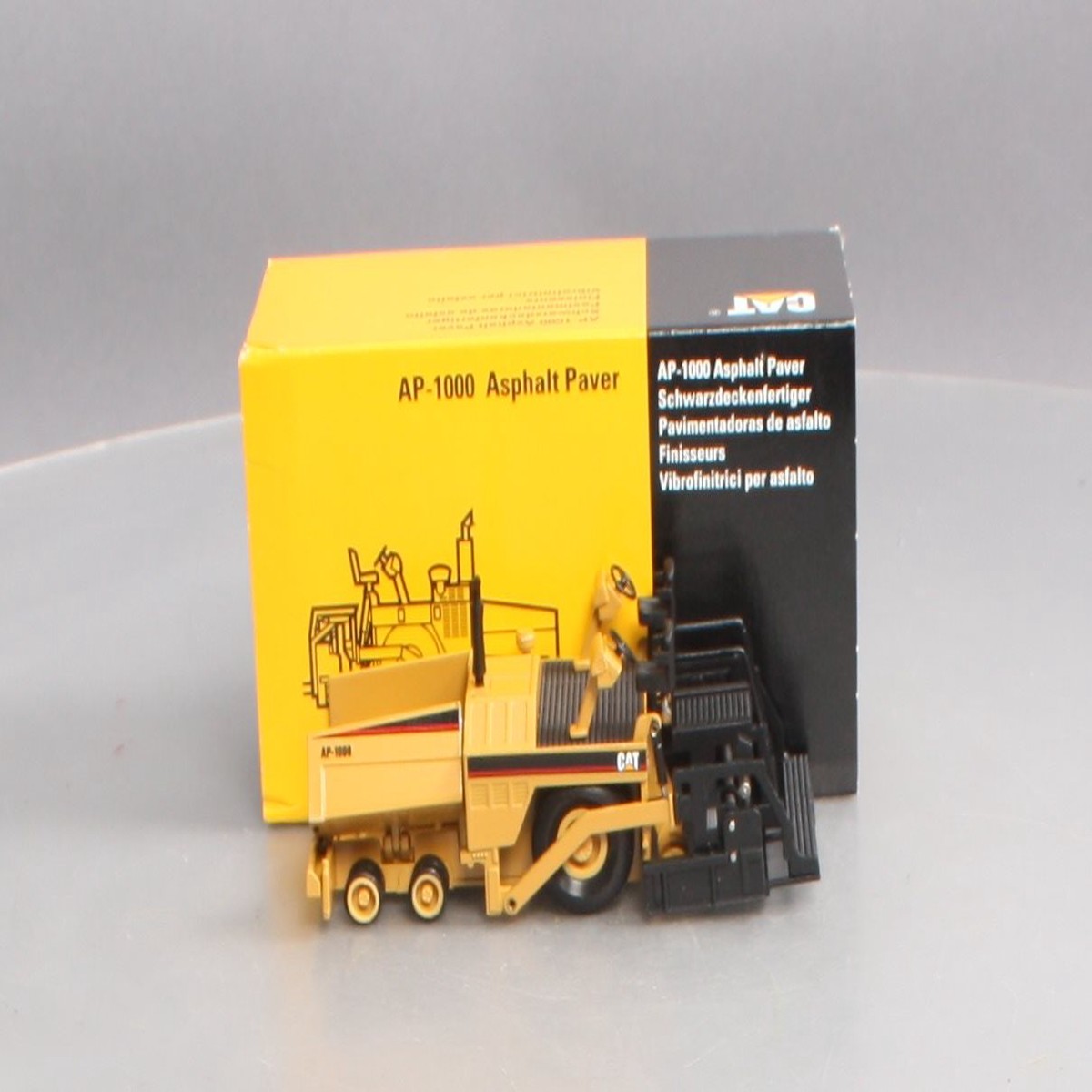 NZG 3881 1:50 Diecast Caterpillar AP-1000 Asphalt Paver NIB