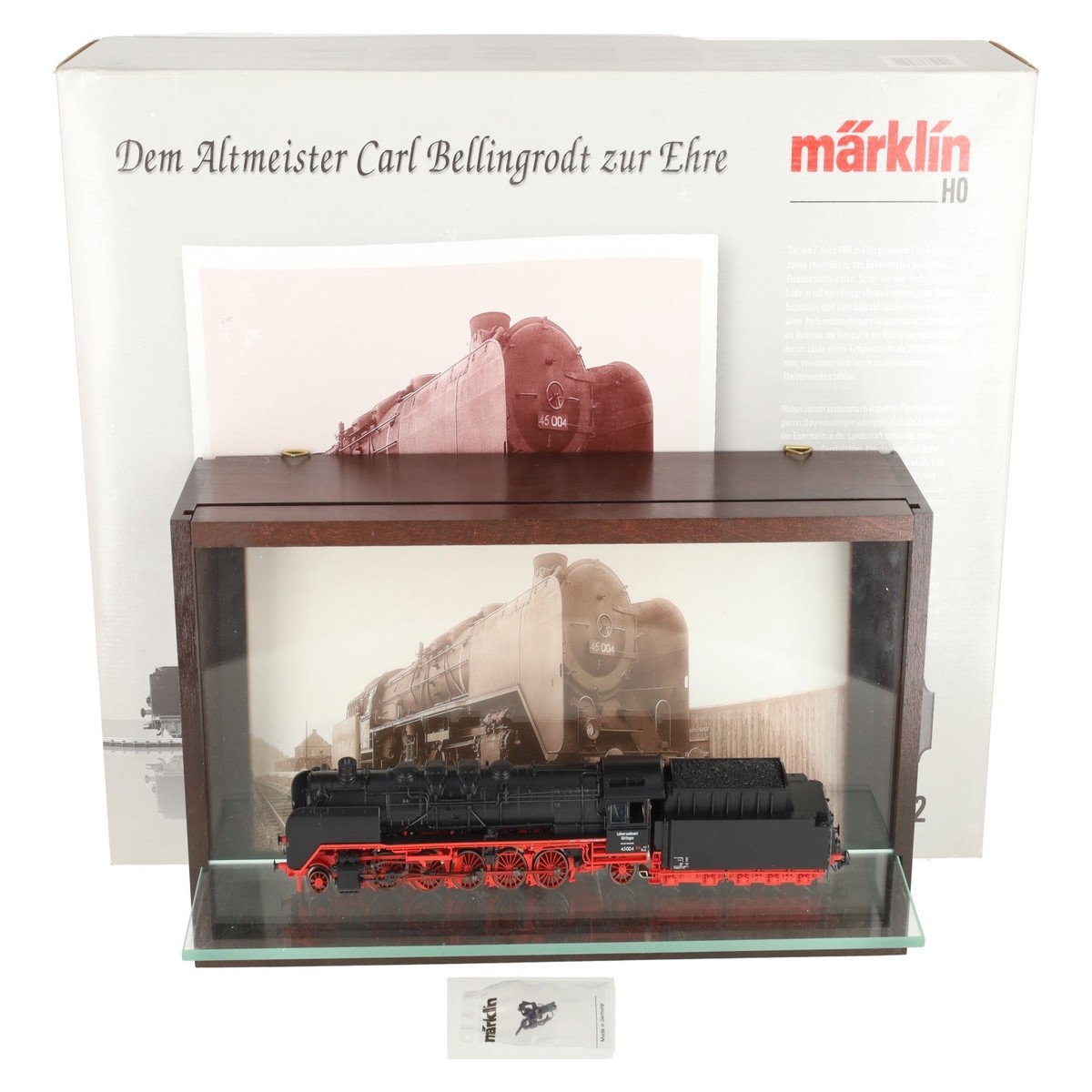 Marklin 37452 Steam Locomotive w/Display Case LN/Box