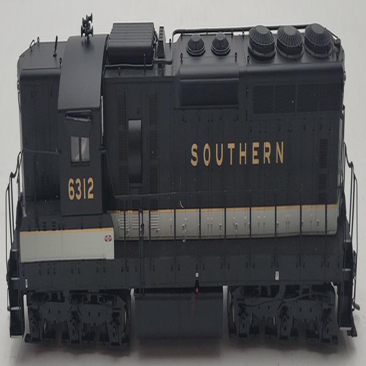 Atlas 7564 HO Scale Southern SD24 Diesel Locomotive #6312 w/ DCC EX