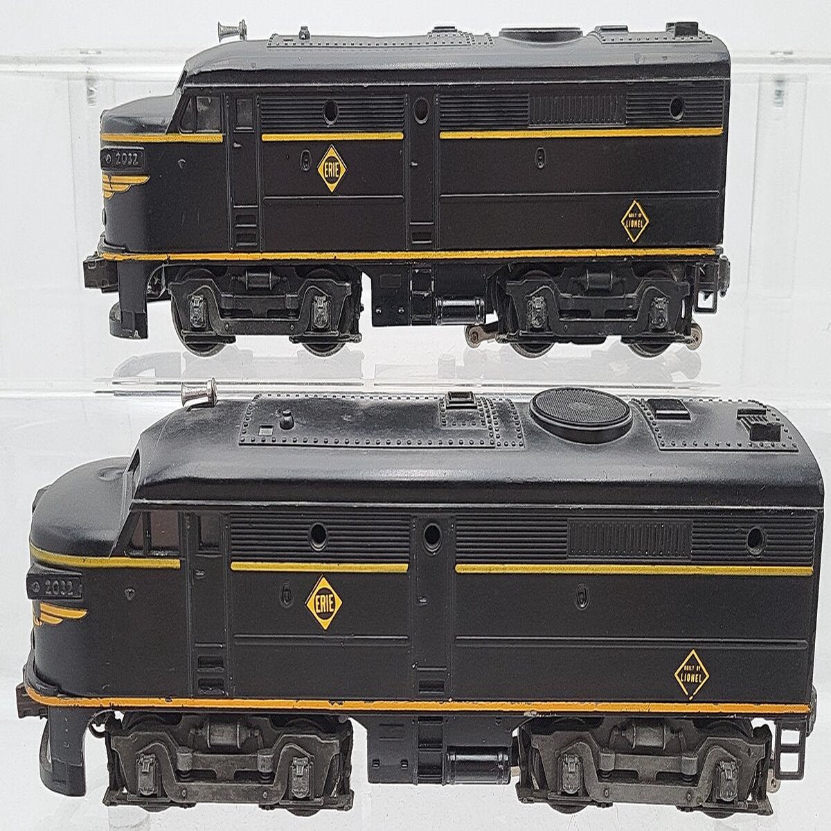 Lionel 2032 Vintage O Erie Alco AA Diesel Locomotive Set EX