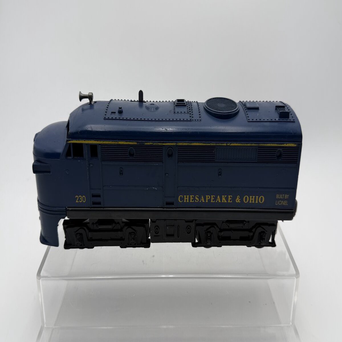 Lionel 230 Vintage O Chesapeake and Ohio Alco A Powered Diesel Locomotive VG