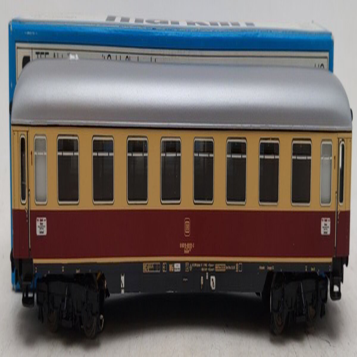 Marklin 4089 HO Scale Tee Compartment Coach w/ Tail Lights EX/Box
