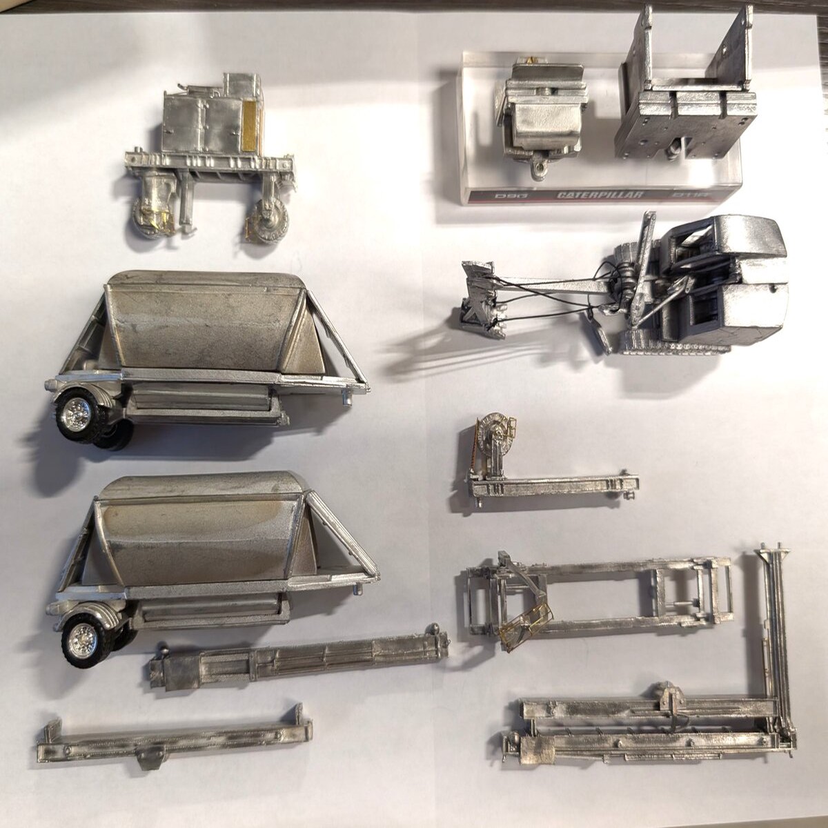 Unknown Manufacturer 1:87 Scale Mixed Box of Pewter Items