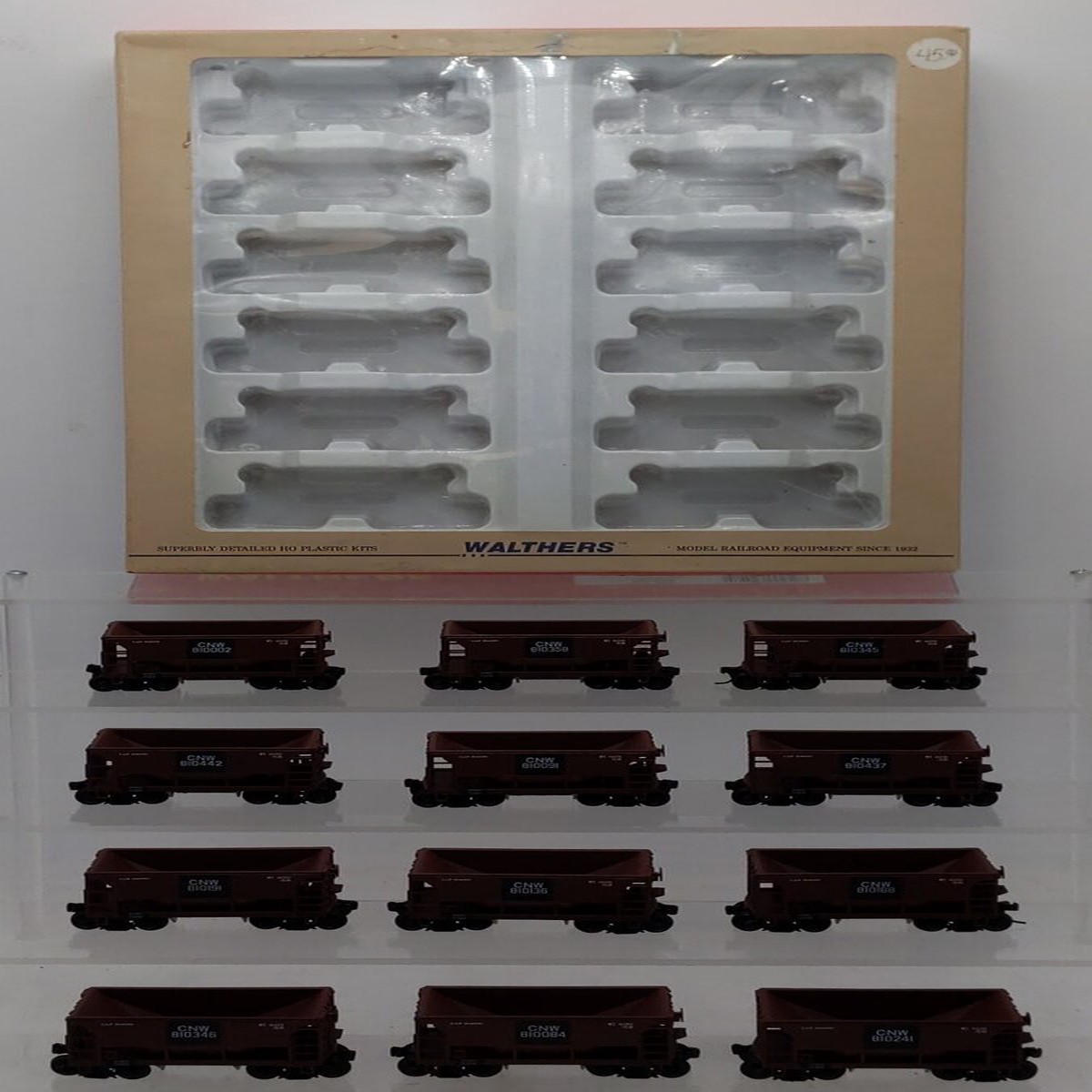 Walthers 932-4453 HO C & NW Ore Cars 12-Pack EX/Box