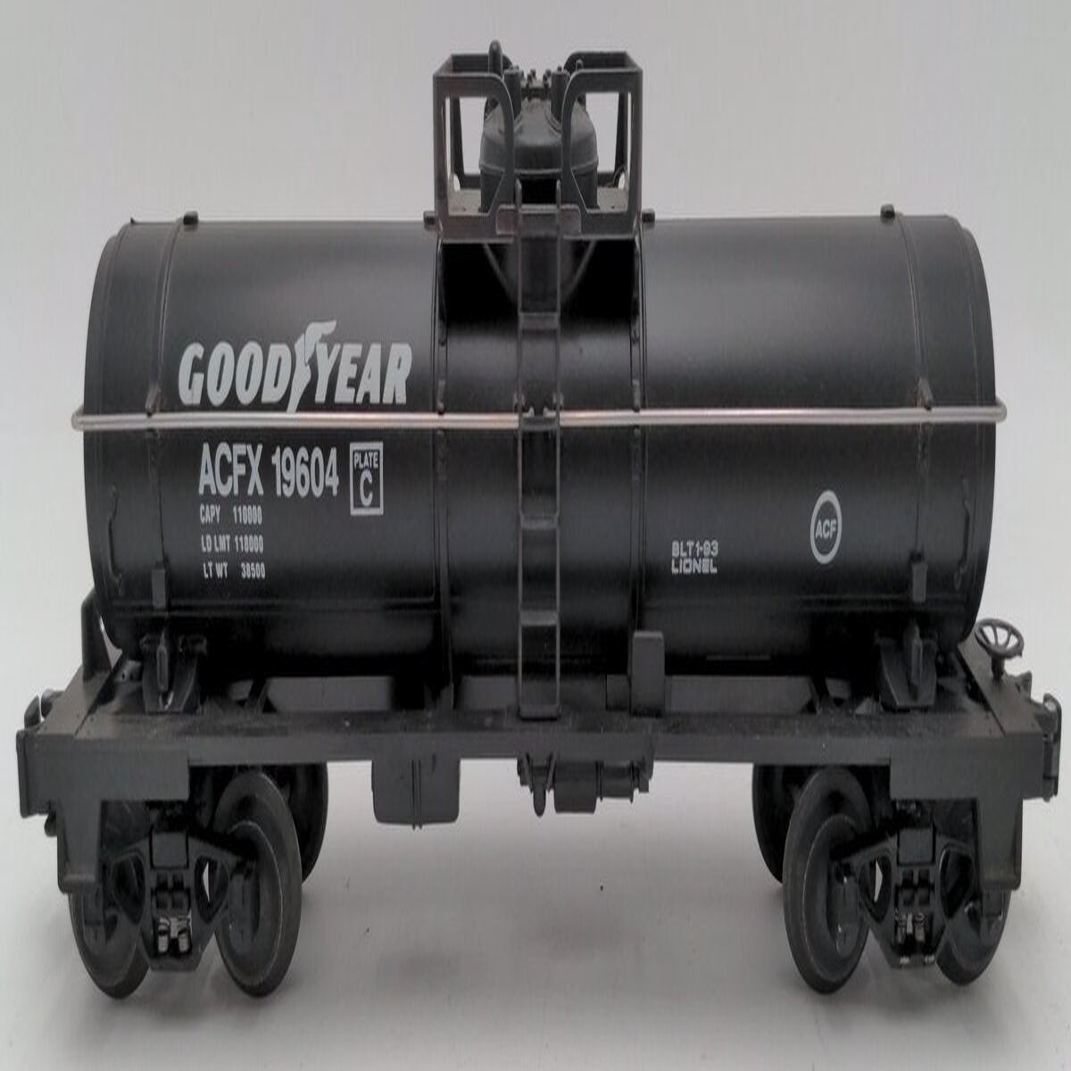 Lionel 6-19604 O Gauge Goodyear Single Dome Tank Car EX
