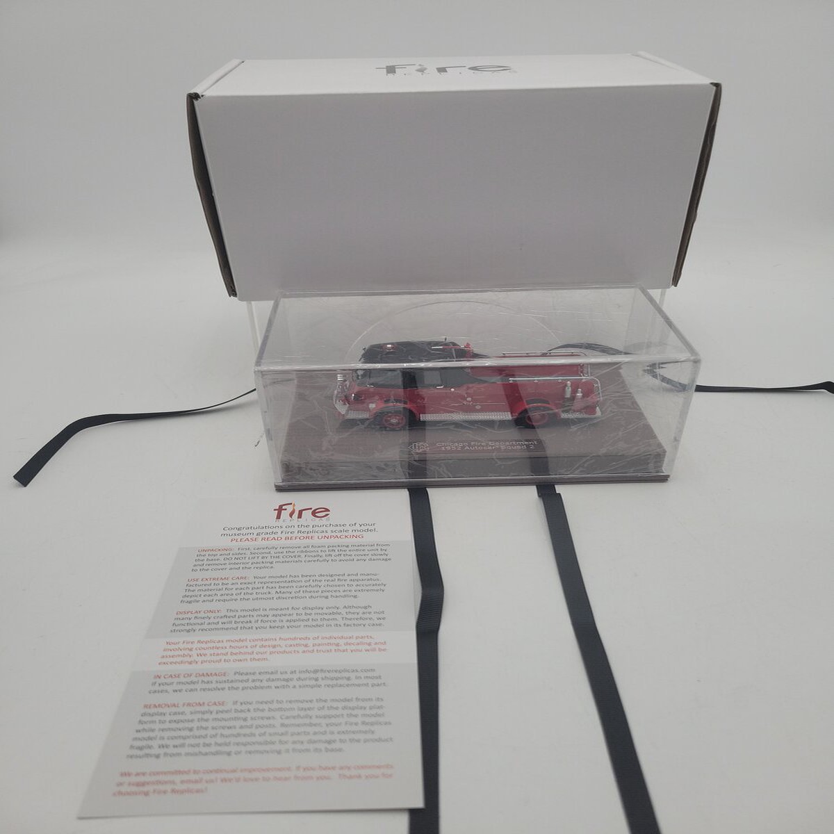 Fire Replicas FR057-2 1:50 Scale Chicago Fire Department 1952 Autocar Squad 2 LN/Box