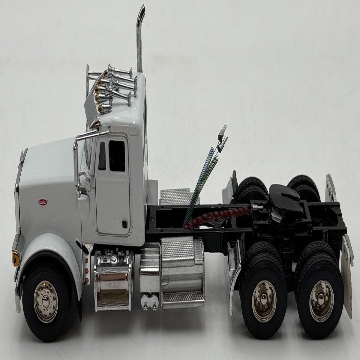 WSI 33-2014 1:50 Peterbilt 379 8x4 Day Cab in White, Cab Only LN