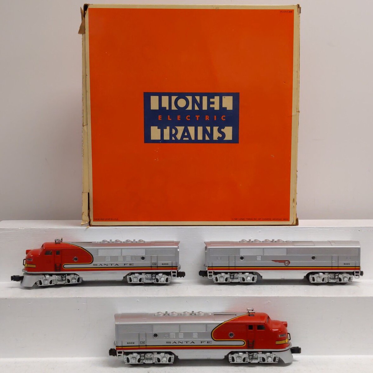 Lionel 6-11711 O Santa Fe F-3 ABA Diesel Locomotive Set #8100/8101/8102 with RS LN/Box