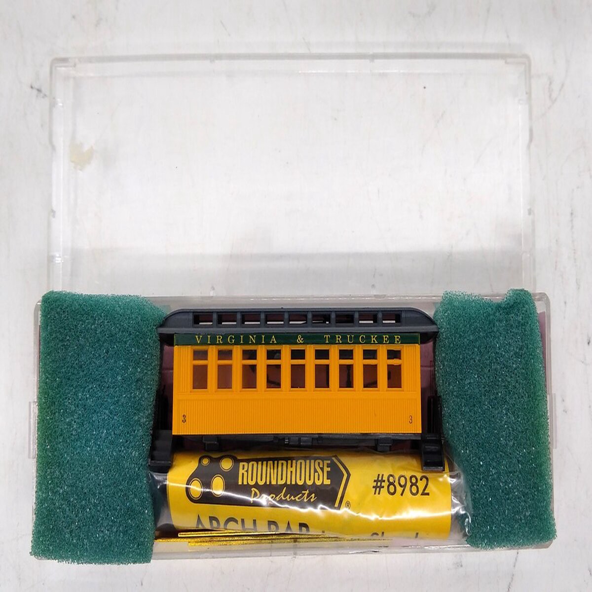 Roundhouse 8506 N Scale Virginia & Truckee 34' Overton Coach Car Kit LN/Box
