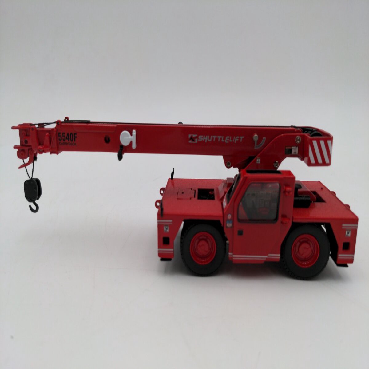 Sword Models SW2017-R 1:50 Scale Diecast Red Shuttlelift 5540F Crane