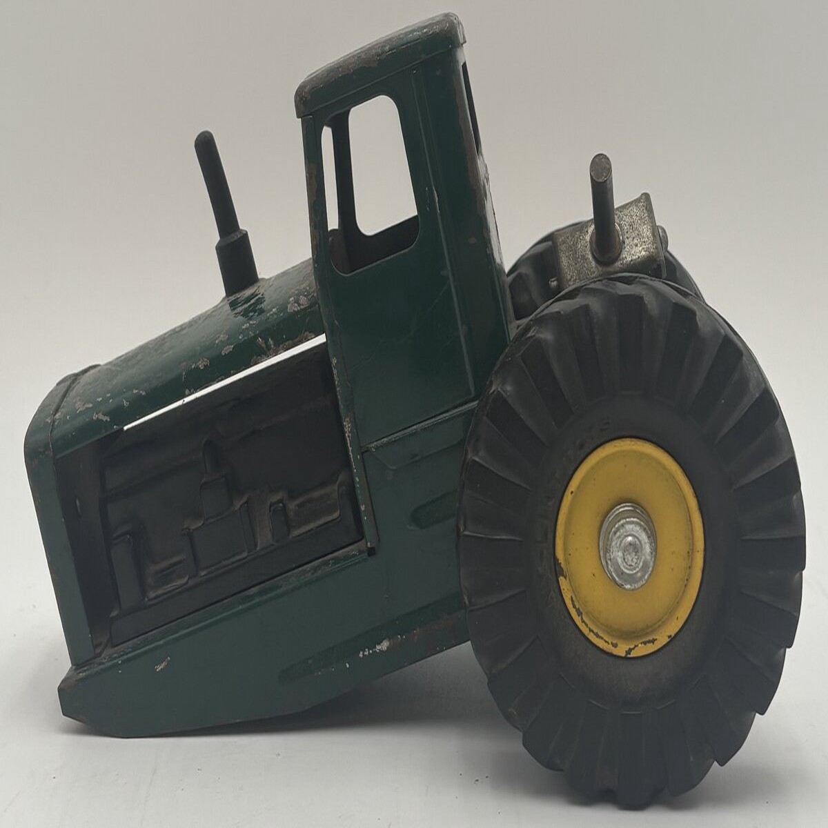 Nylint 1:16 Industrial Tractor & Lowboy Trailer Set