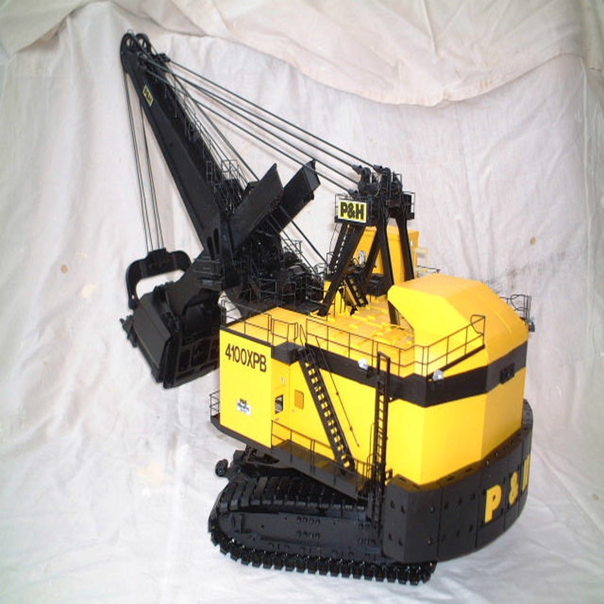 P&H Minepro Services 553 1:50 Scale P&H 4100 Electric Rope Mining Shovel LN/Box