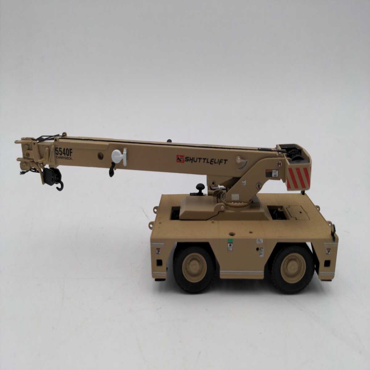 Sword Models SW2017-T 1:50 Military Tan Shuttlelift 5540F Carrydeck