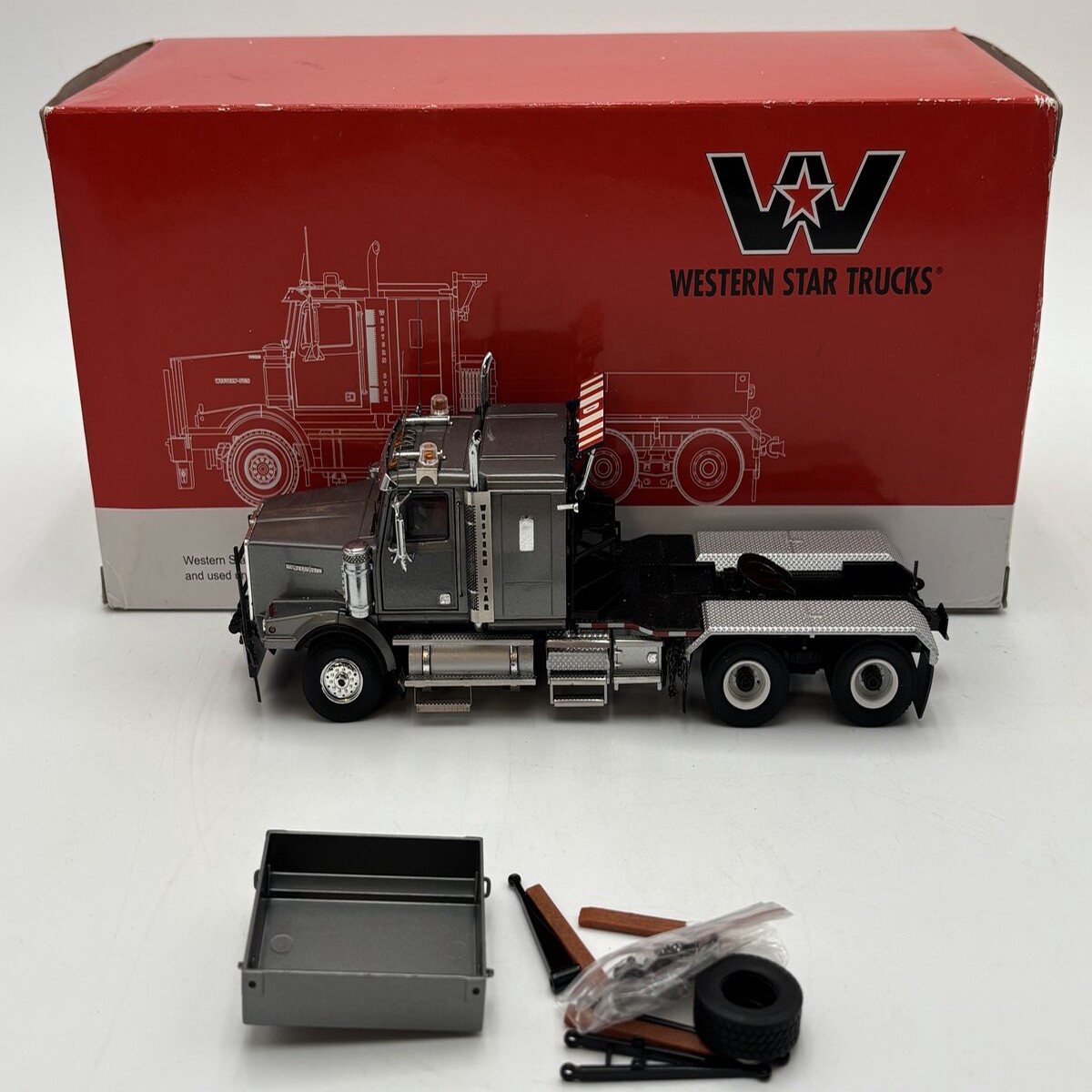 WSI 04-1041 1:50 Scale Diecast Western Star Cab With Ballast Box In Grey EX/Box