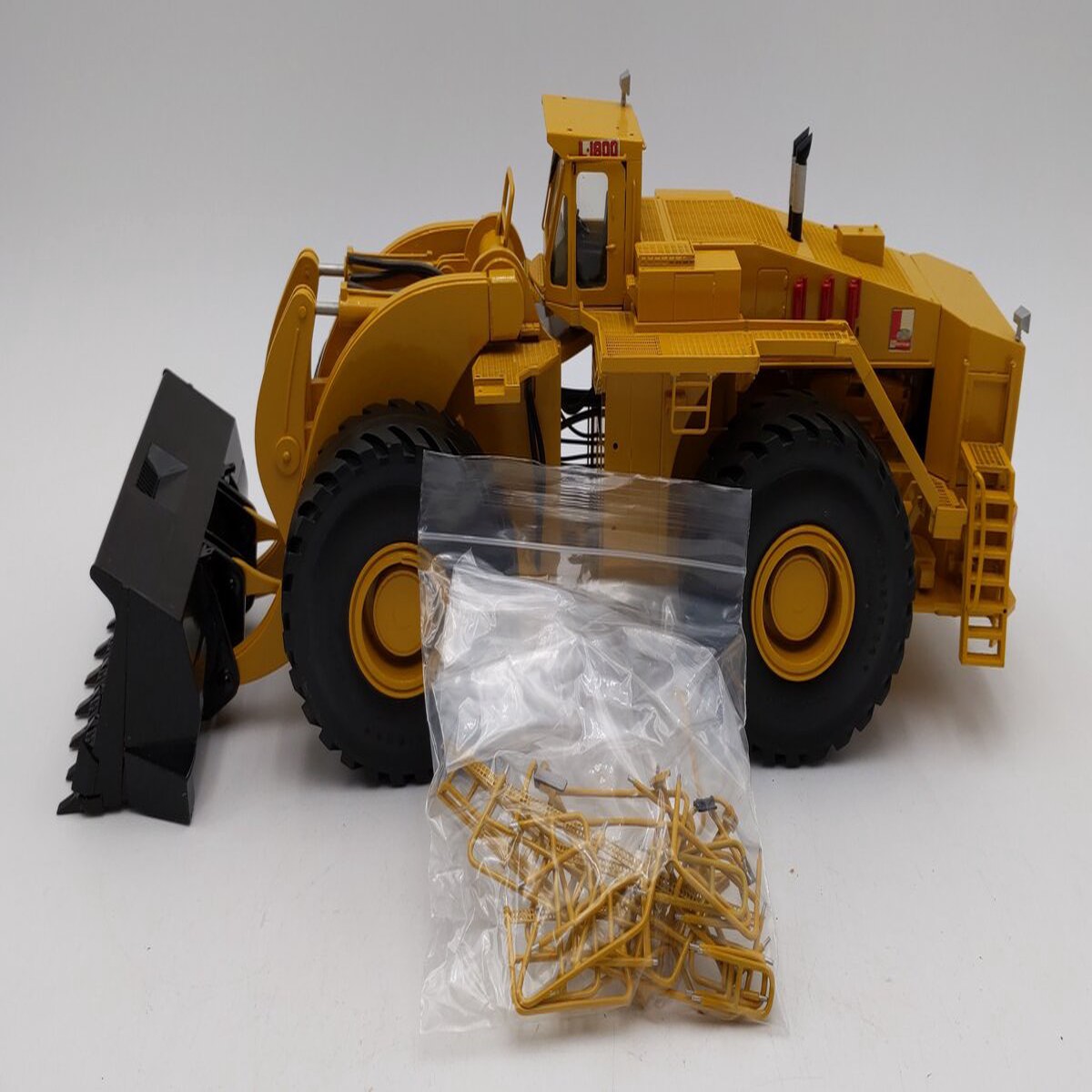 ASAM Smith 1:48 Scale Diecast Letourneau L-1800 Wheel Loader EX
