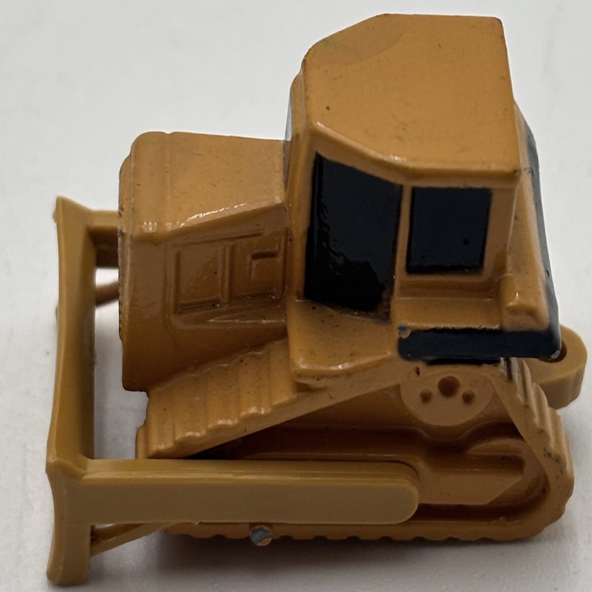 Ertl 1091Q 1:100 CAT Crawler Dozer Key Chain Ornament Diecast EX