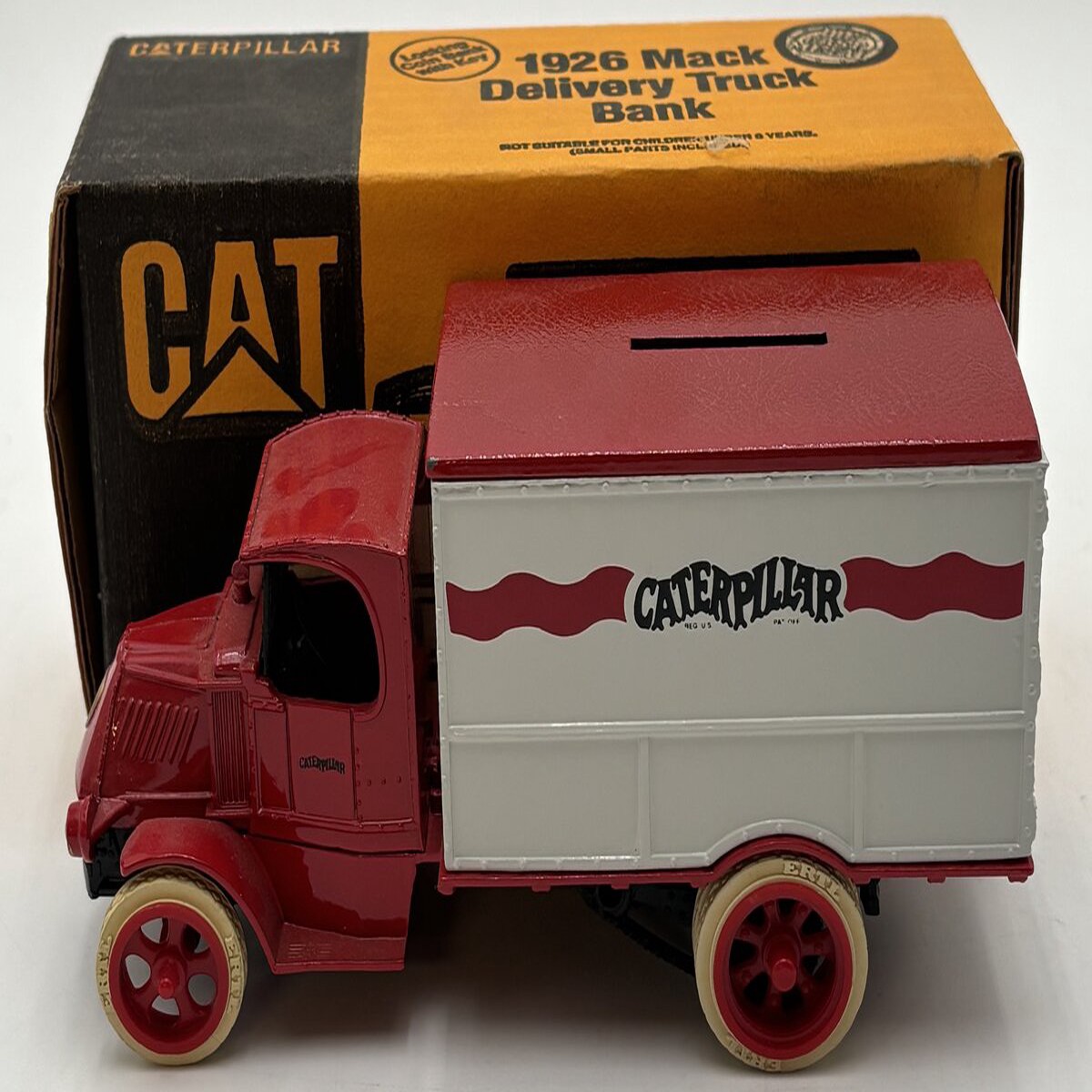 Ertl 2434 1:25 Caterpillar 1926 Mack Delivery Truck Bank EX/Box