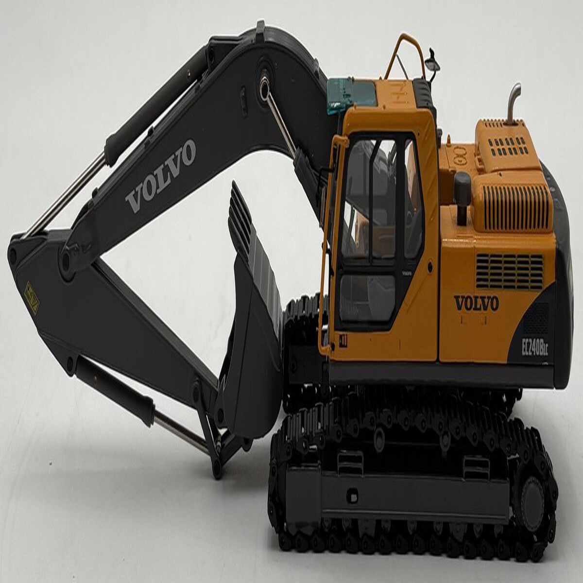 Motorart 13088 1:87 Diecast Volvo Excavator EC240B LC EX