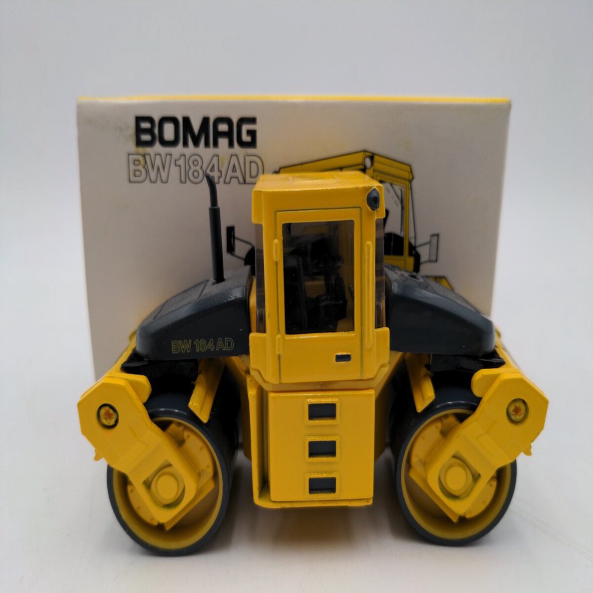 Bomag WM9734 1:50 BW184AD Diecast Tandem Vibratory Roller VG/Box