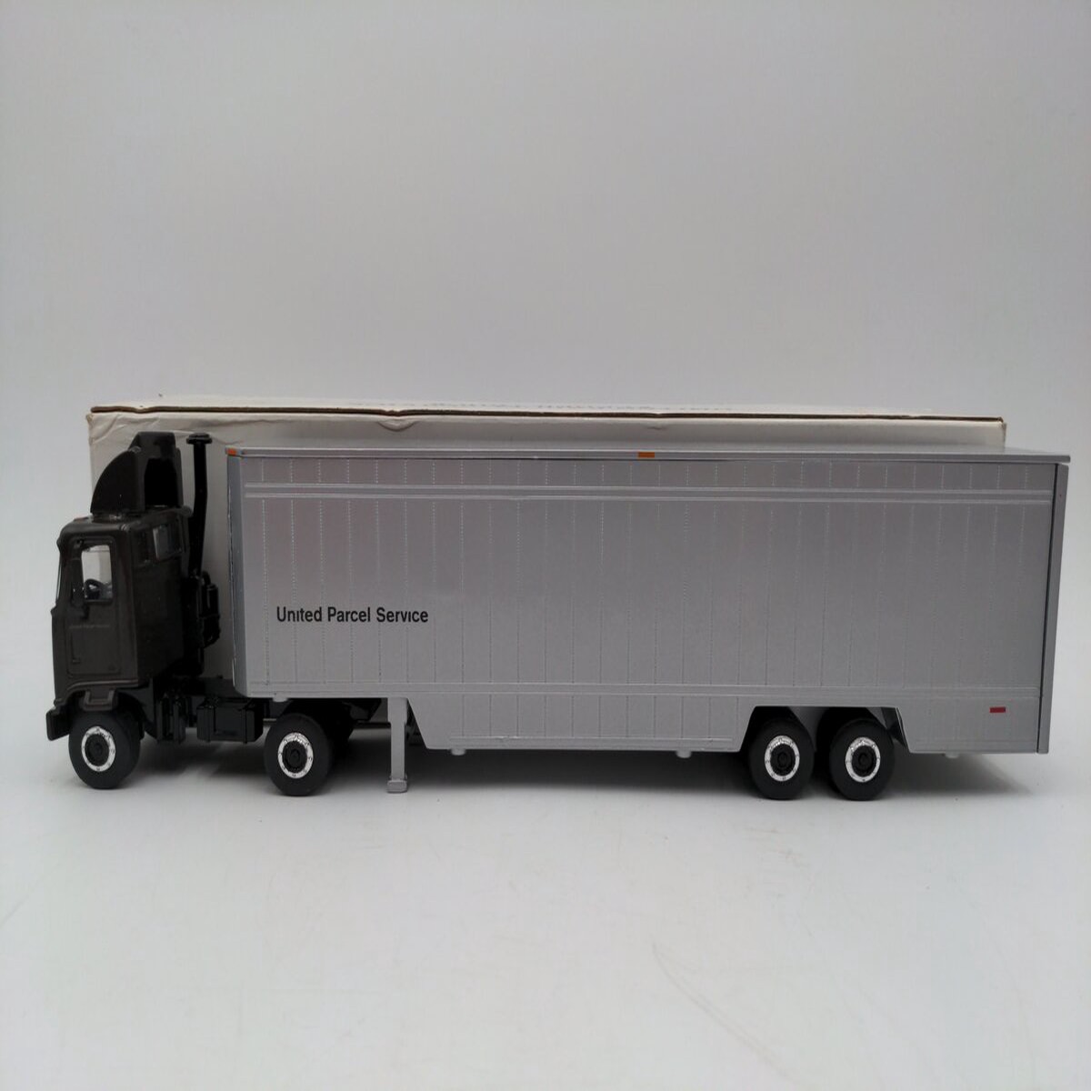 Hermann Marketing 1:42 United Parcel Service Mack Feeder Truck VG/Box