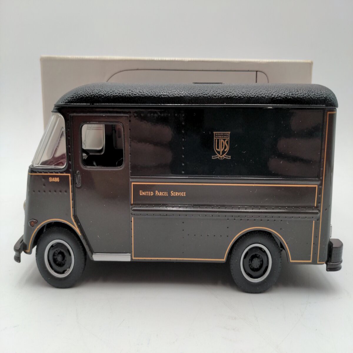 Hermann Marketing UP1757 1:28 Scale Diecast 1957 United Parcel Service Car EX/Box