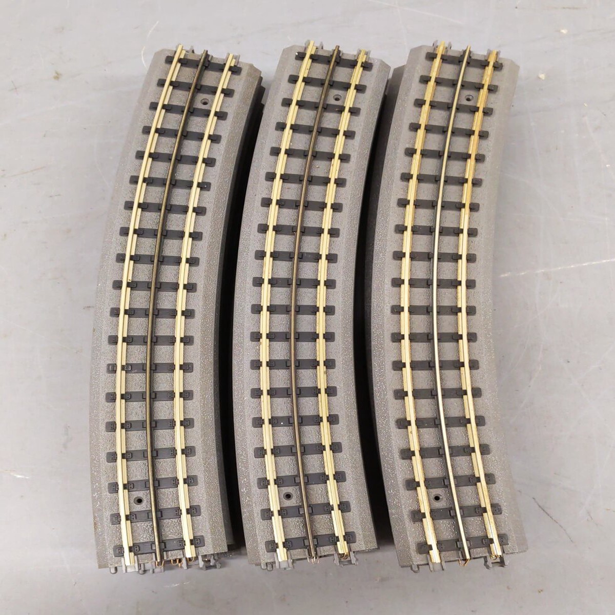 MTH 40-1082 RealTrax O82 Curved Track Sections (18) EX