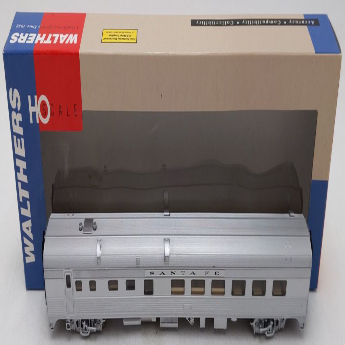 Walthers 932-6325 HO Scale Santa Fe 85' Budd Grill Diner Car EX/Box