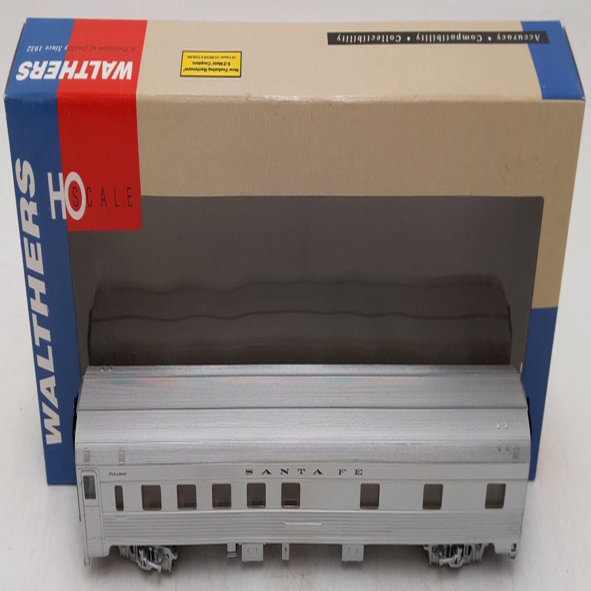 Walthers 932-6345 HO Scale Santa Fe 85' Budd 10-6 Sleeper EX/Box