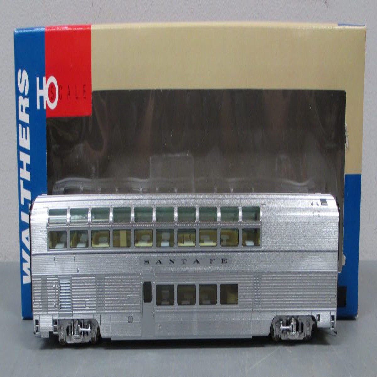 Walthers 932-9780 HO Santa Fe 1956 El Capitan 85' Budd Hi-Level Sky Lounge Car LN/Box