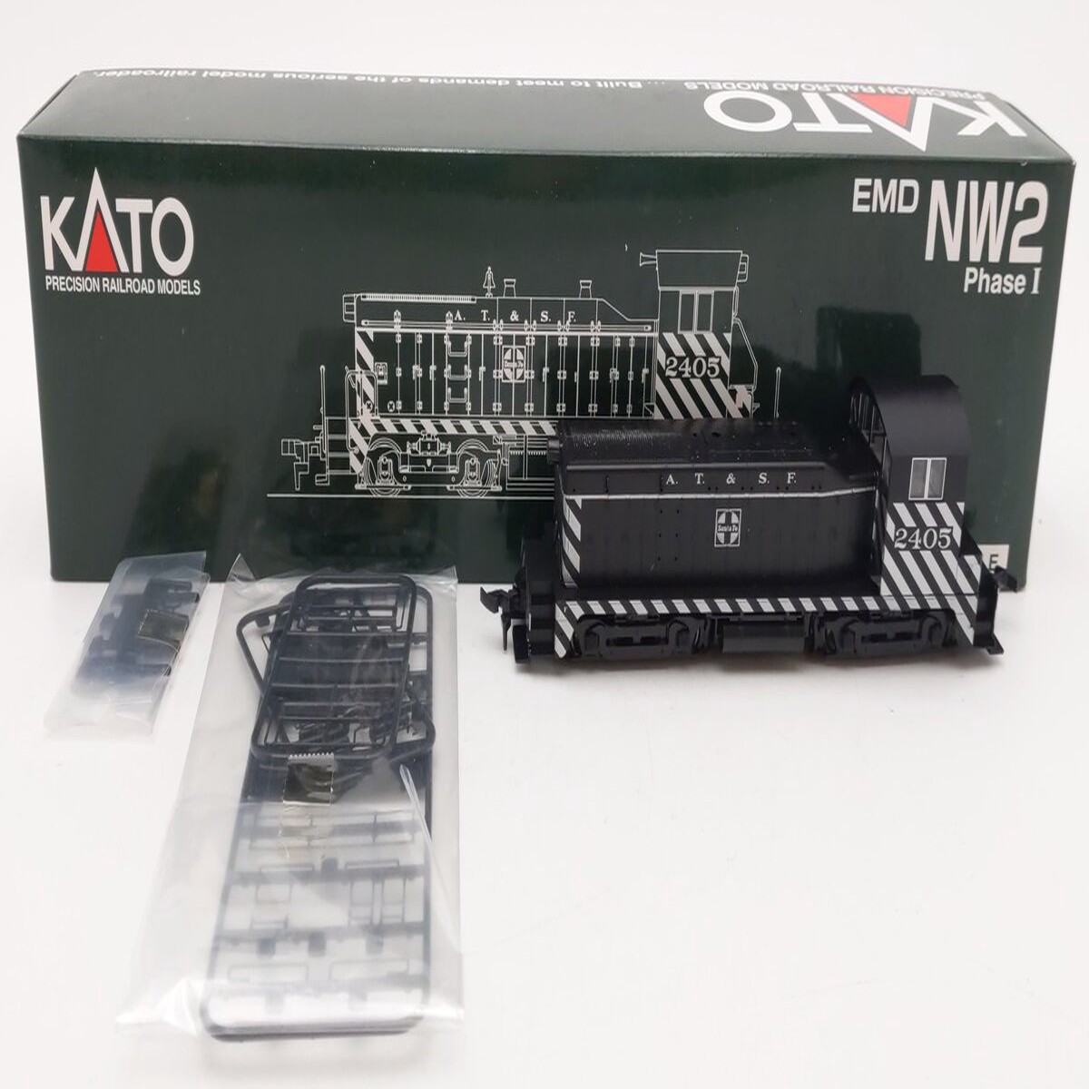 Kato 37-1008 HO Scale Santa Fe EMD NW2 Phase I Diesel Locomotive #2405 EX/Box