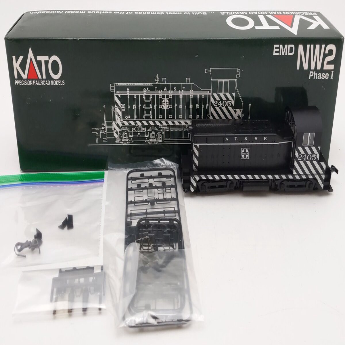 Kato 37-1008 HO Scale Santa Fe EMD NW2 Phase I Diesel Locomotive #2405 VG/Box