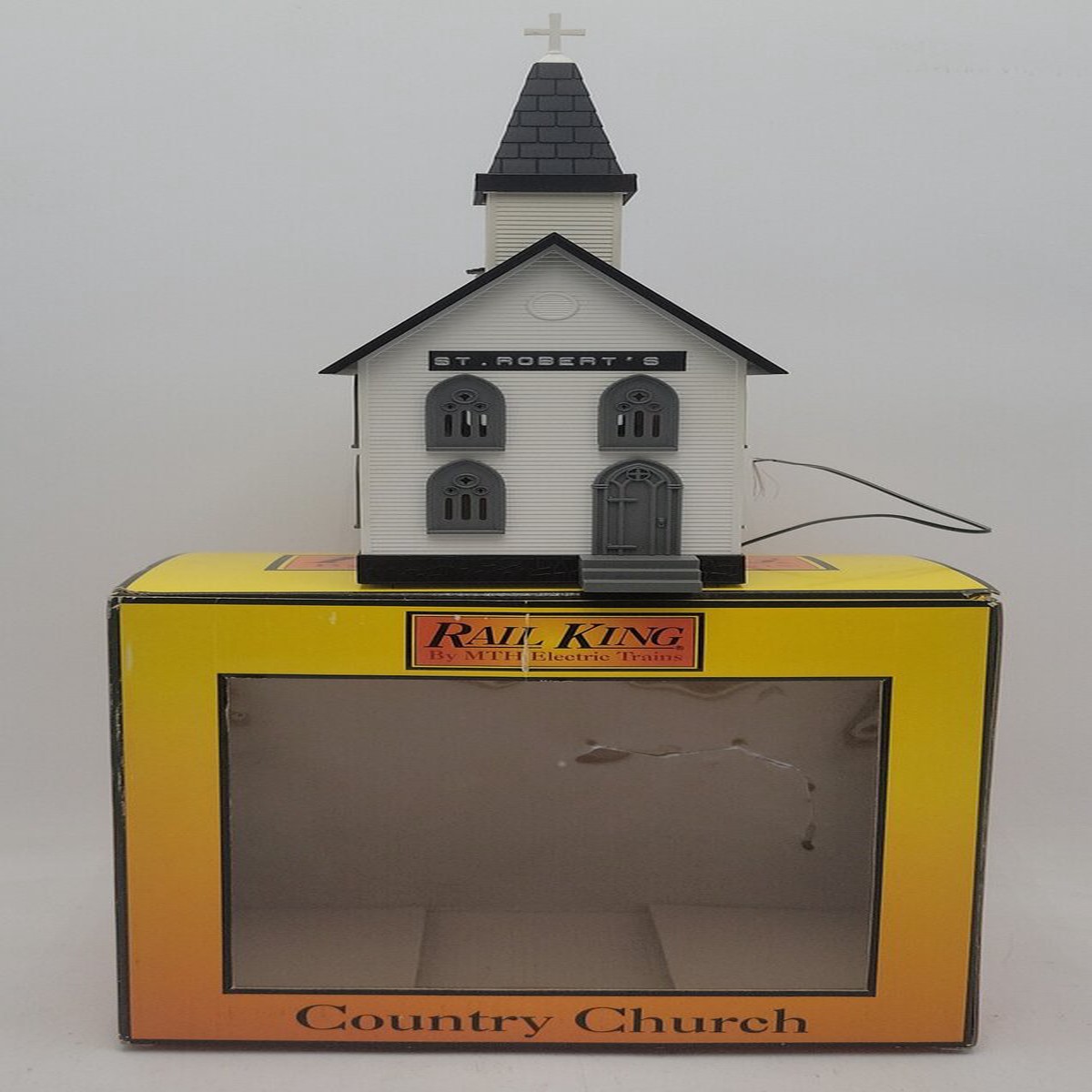 MTH 30-9057 Country Church #5 - White with Black & Gray Trim EX/Box