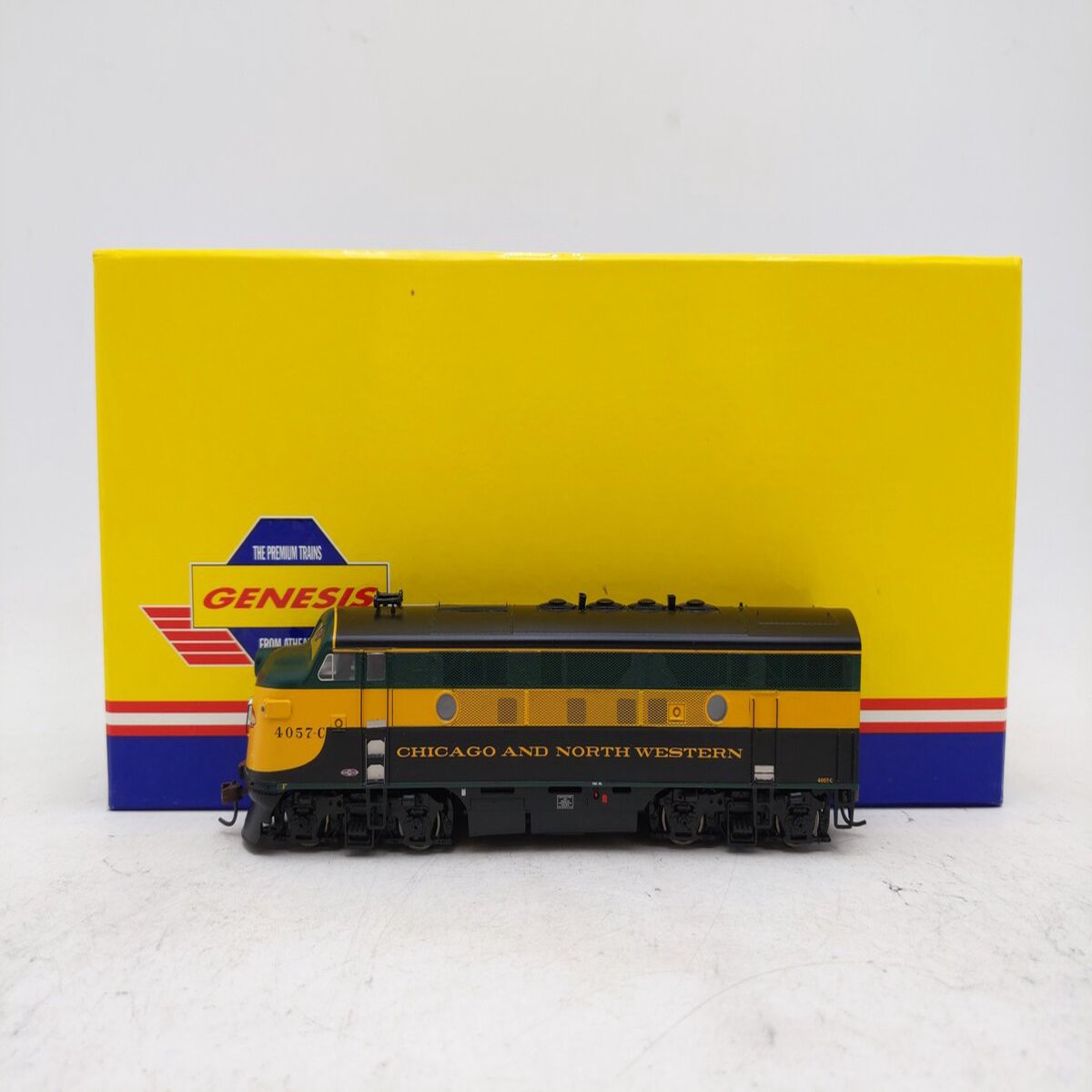 Athearn G2014 HO C&NW F-3A Phase II Diesel Locomotive #4057-C w/ DCC EX/Box