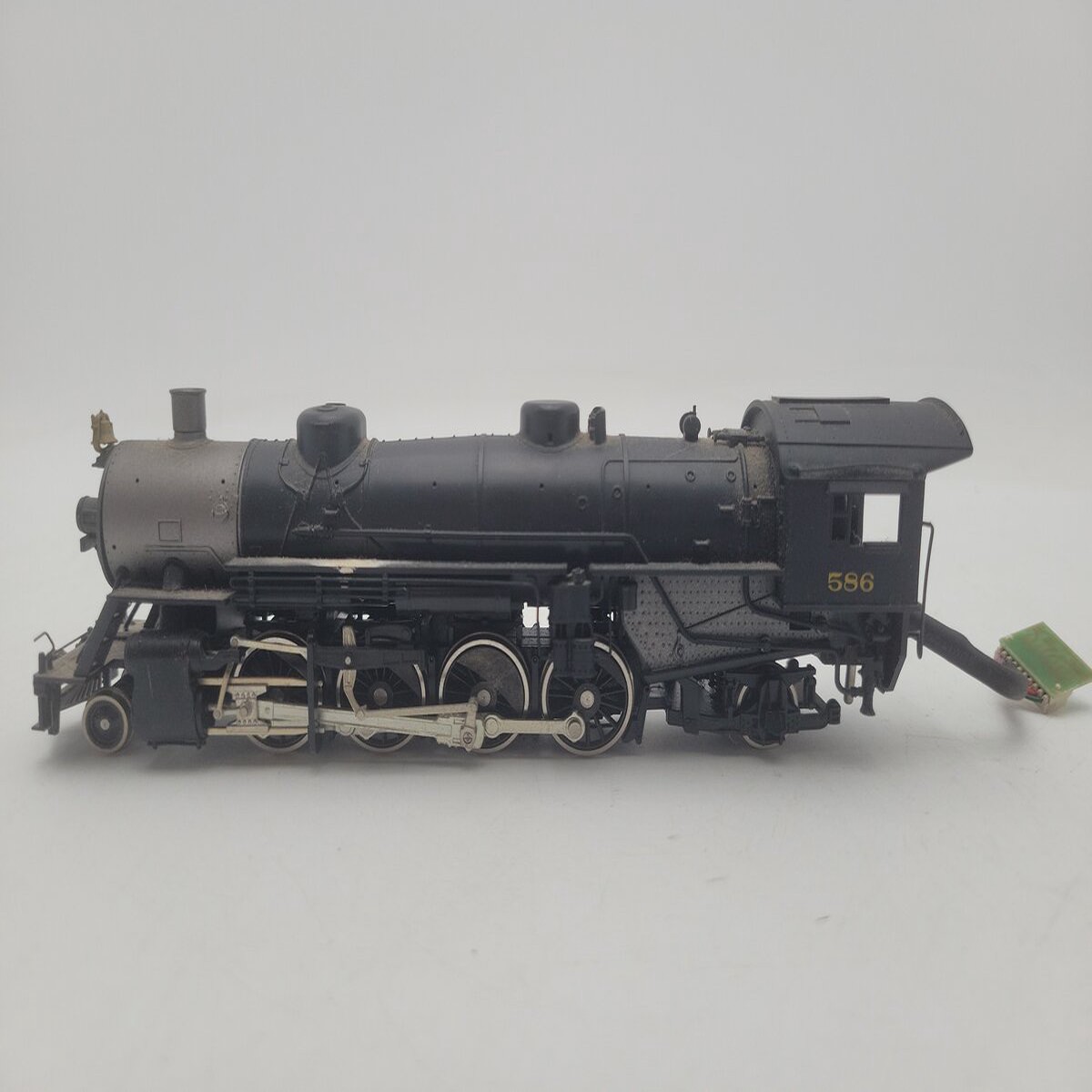 Athearn G9006 HO Scale USRA Nickel Plate 2-8-2 Light Steam Locomotive #586 VG