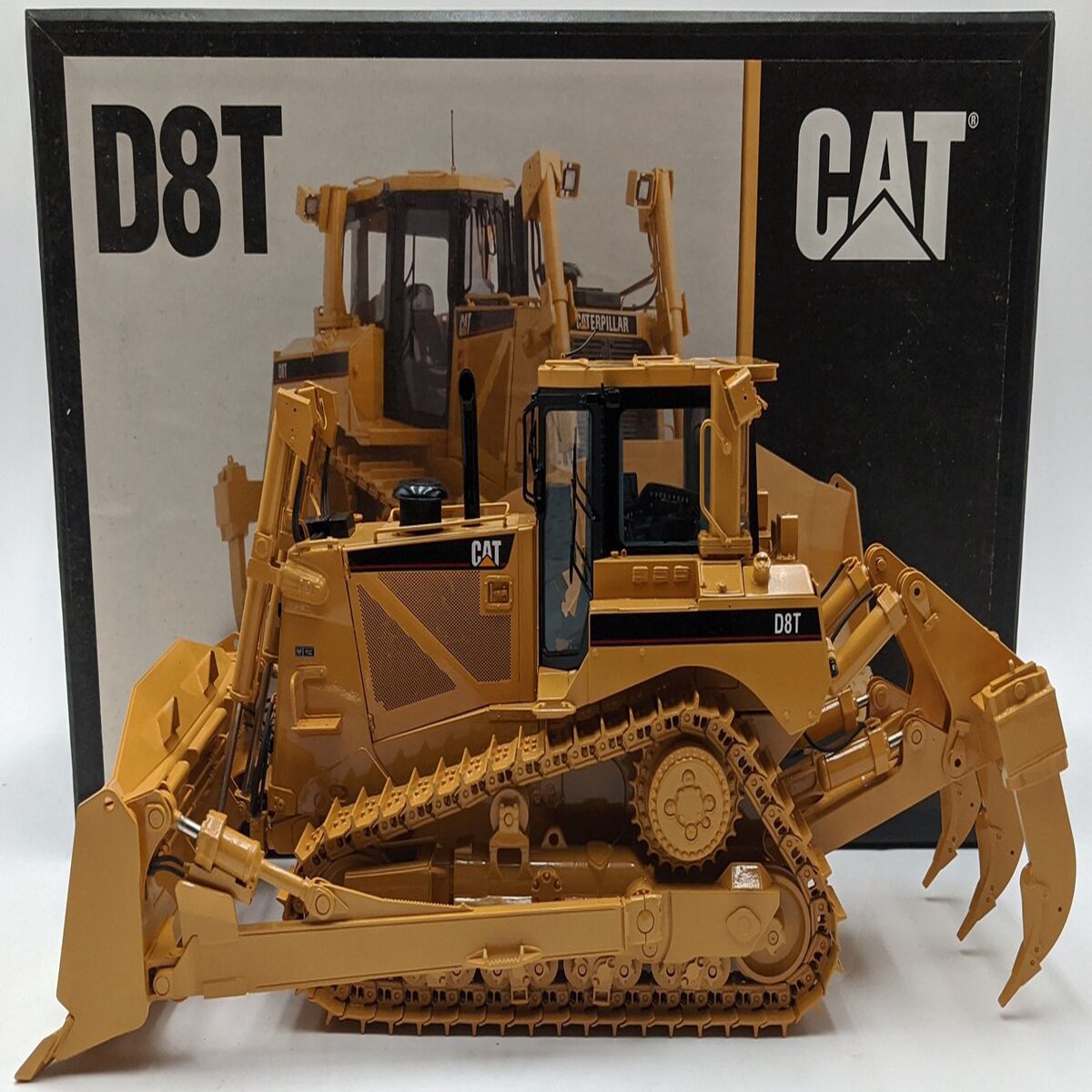 CCM 1:24 Brass Caterpillar D8T Bulldozer NIB