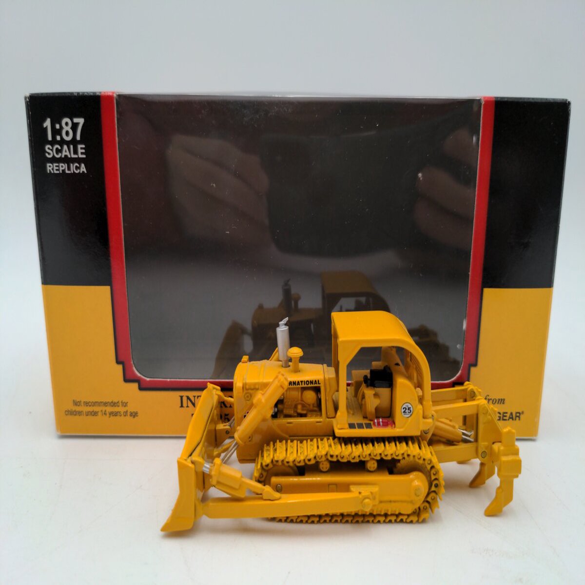 First Gear 80-0303 1:87 Diecast TD-25 International Harvester Crawler W/Ripper VG/Box