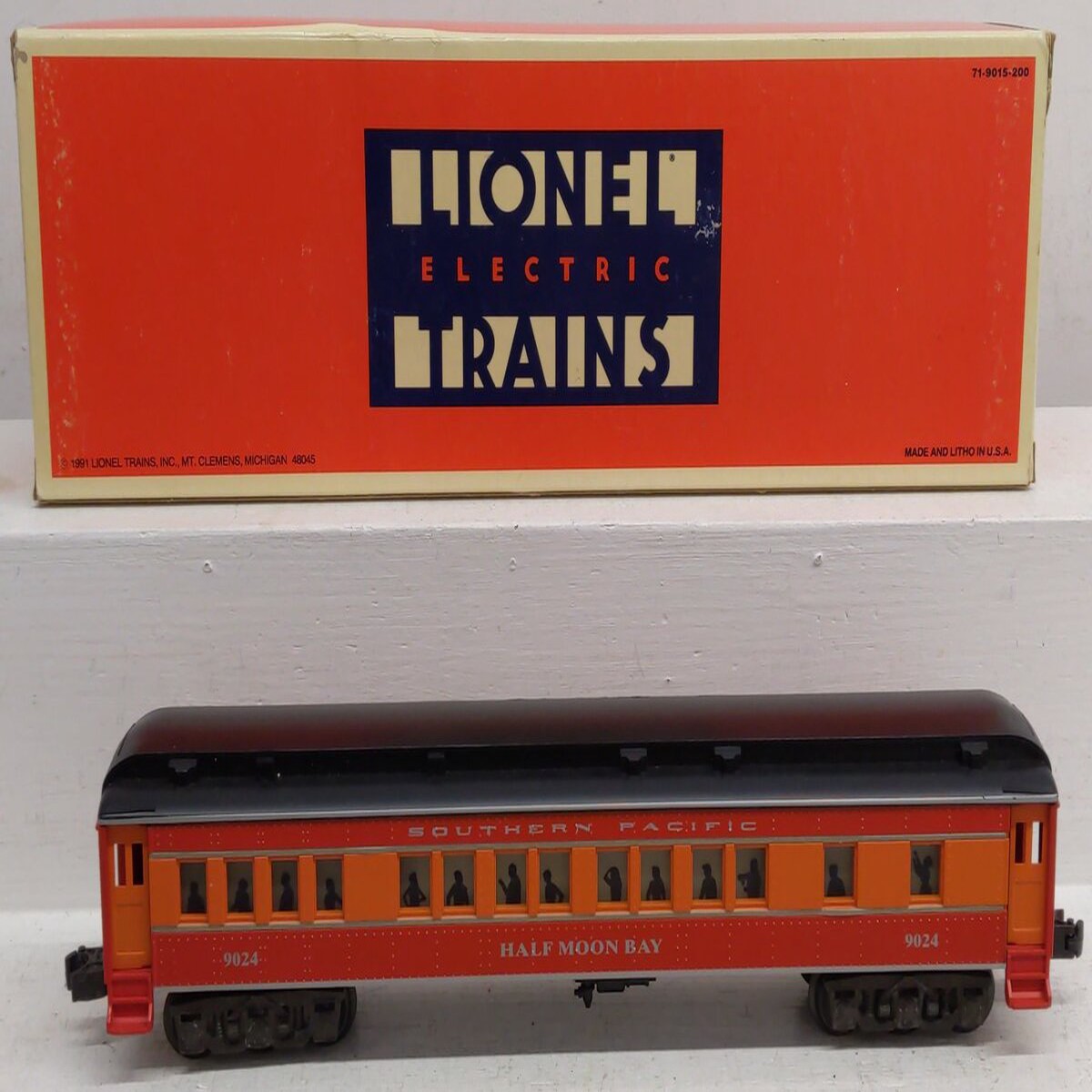 Lionel 6-19024 O Gauge Southern Pacific "Half Moon Bay" Madison Passenger Car EX/Box