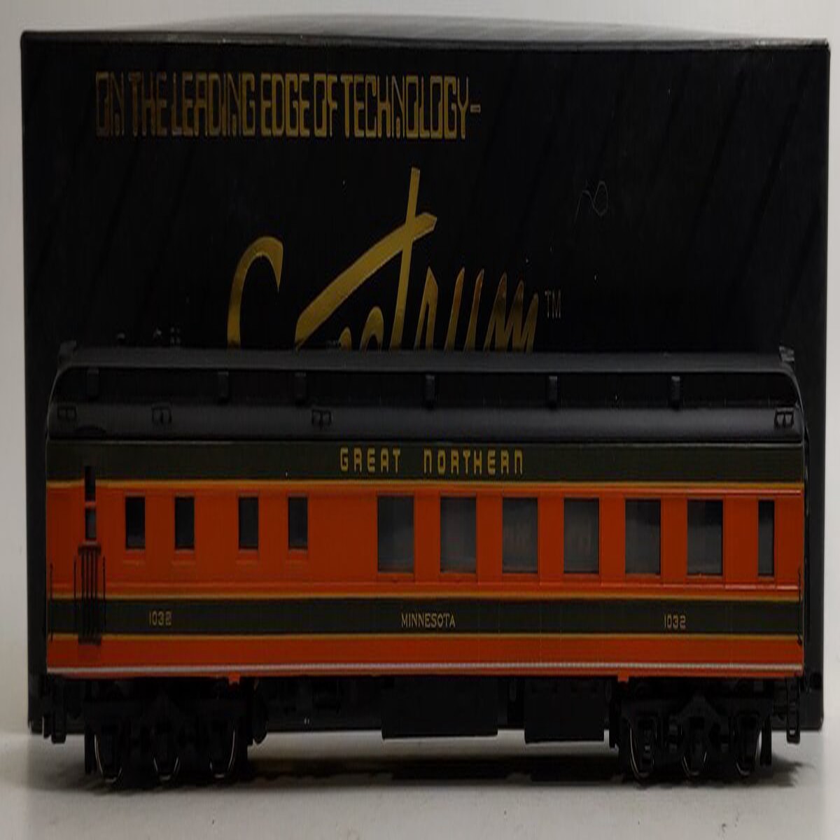 Spectrum 89034 HO Scale Great Northern "Minnesota" Diner Car #1032 MT/Box