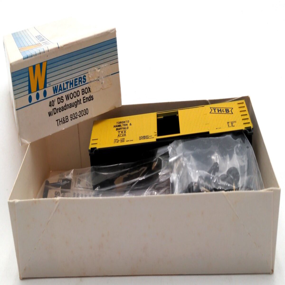 Walthers 932-2030 HO Scale 40' DS Wood Box Car W/ Dreadnaught Ends TH&B Kit