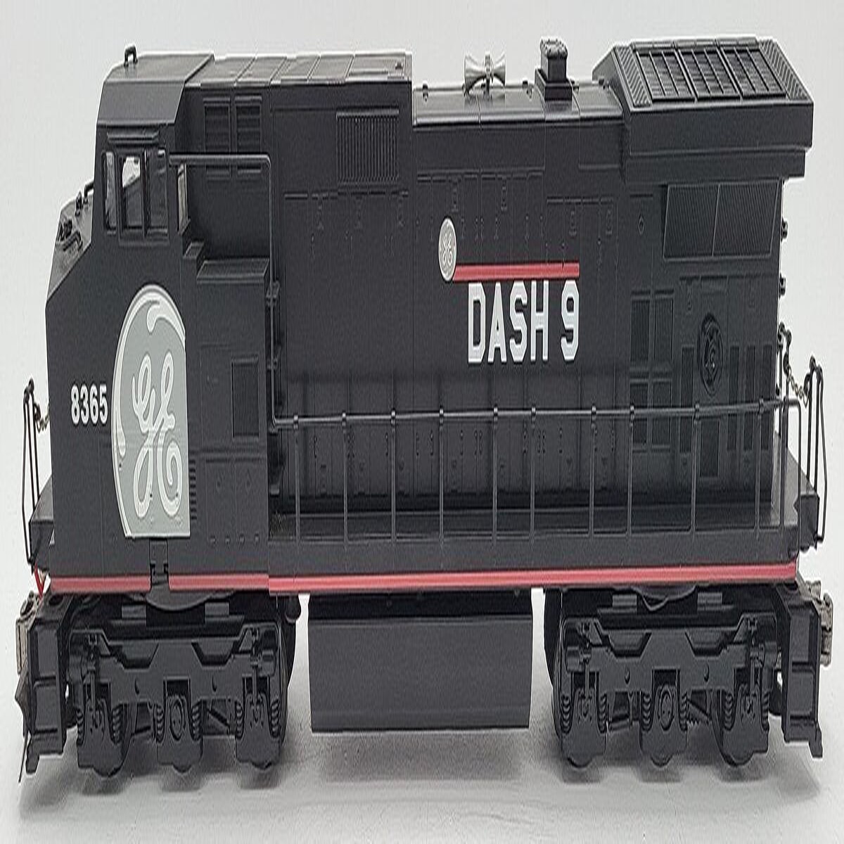Lionel 6-18226 O Gauge General Electric Dash-9 Diesel Locomotive #8365 EX