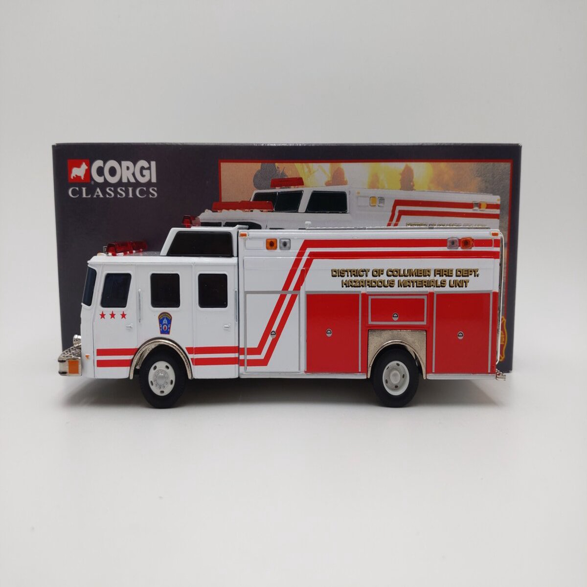 Corgi 52204 1:50 Washington DC E-One Rescue Fire Engine EX/Box