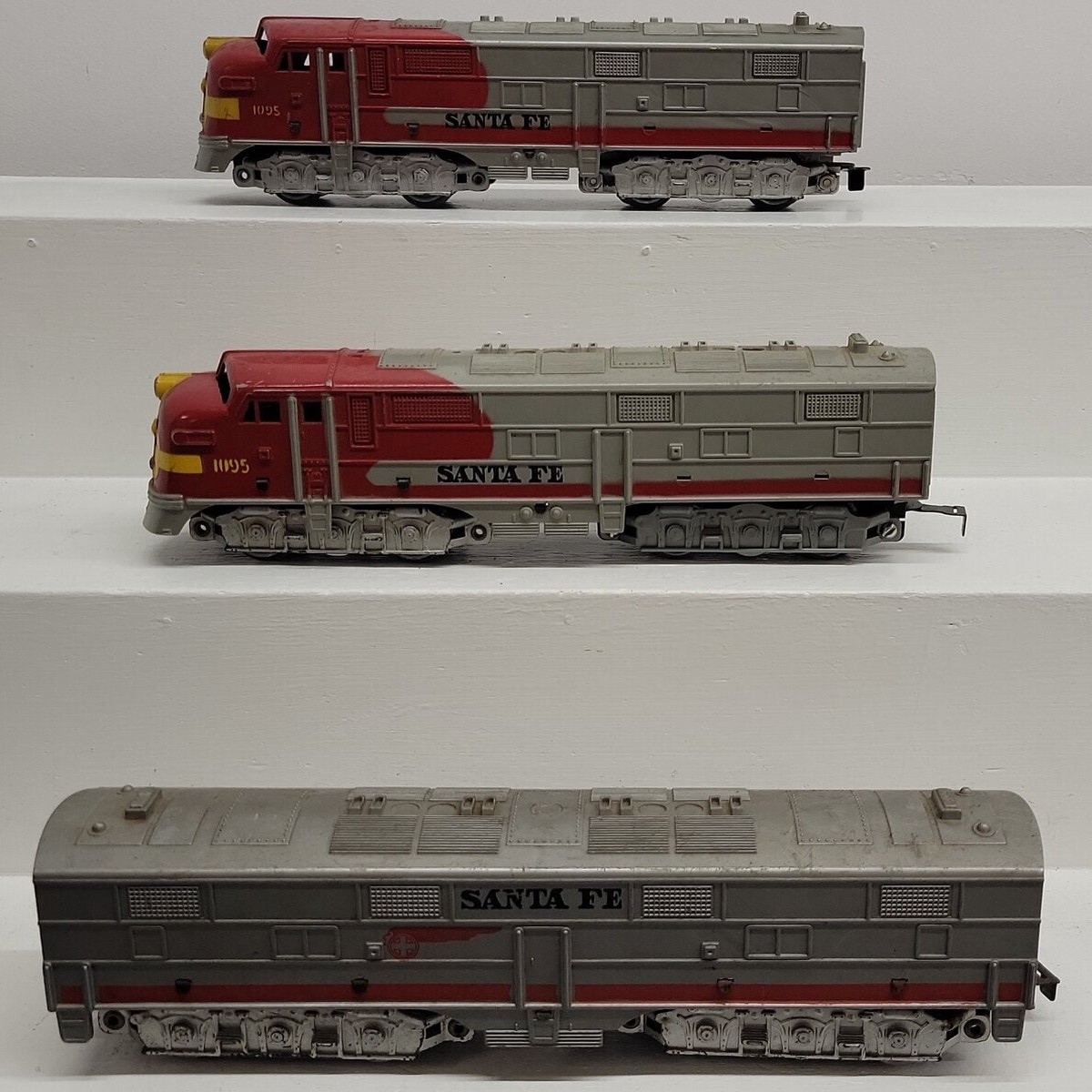 Marx 1095 Vintage O Santa Fe ABA Diesel Locomotives VG