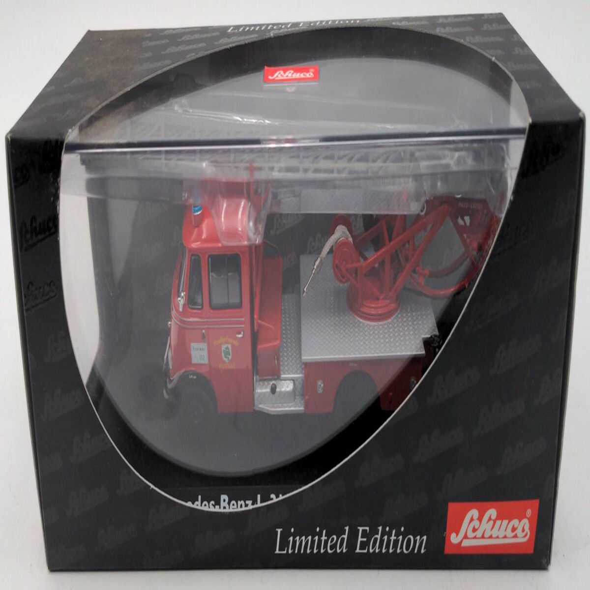 Schuco 02807 1:43 Scale Mercedes-Benz Feuerwehr mit Drehleiter DL 18