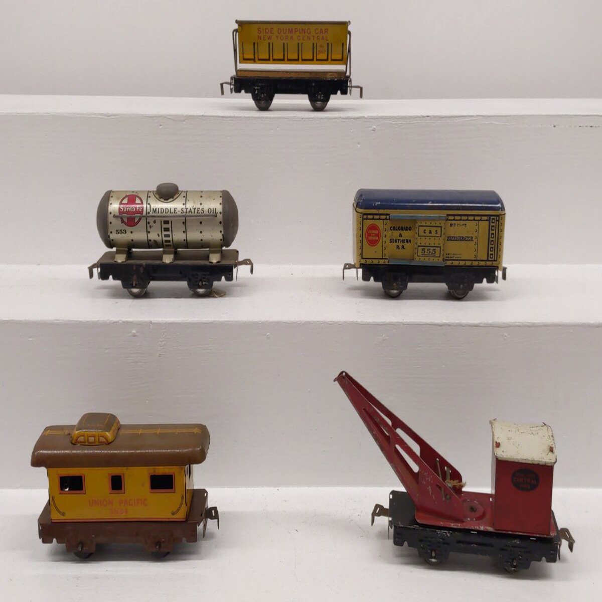 Marx Vintage Assorted O Gauge Freight Cars: 3824, 553, 555, 567 [5] VG