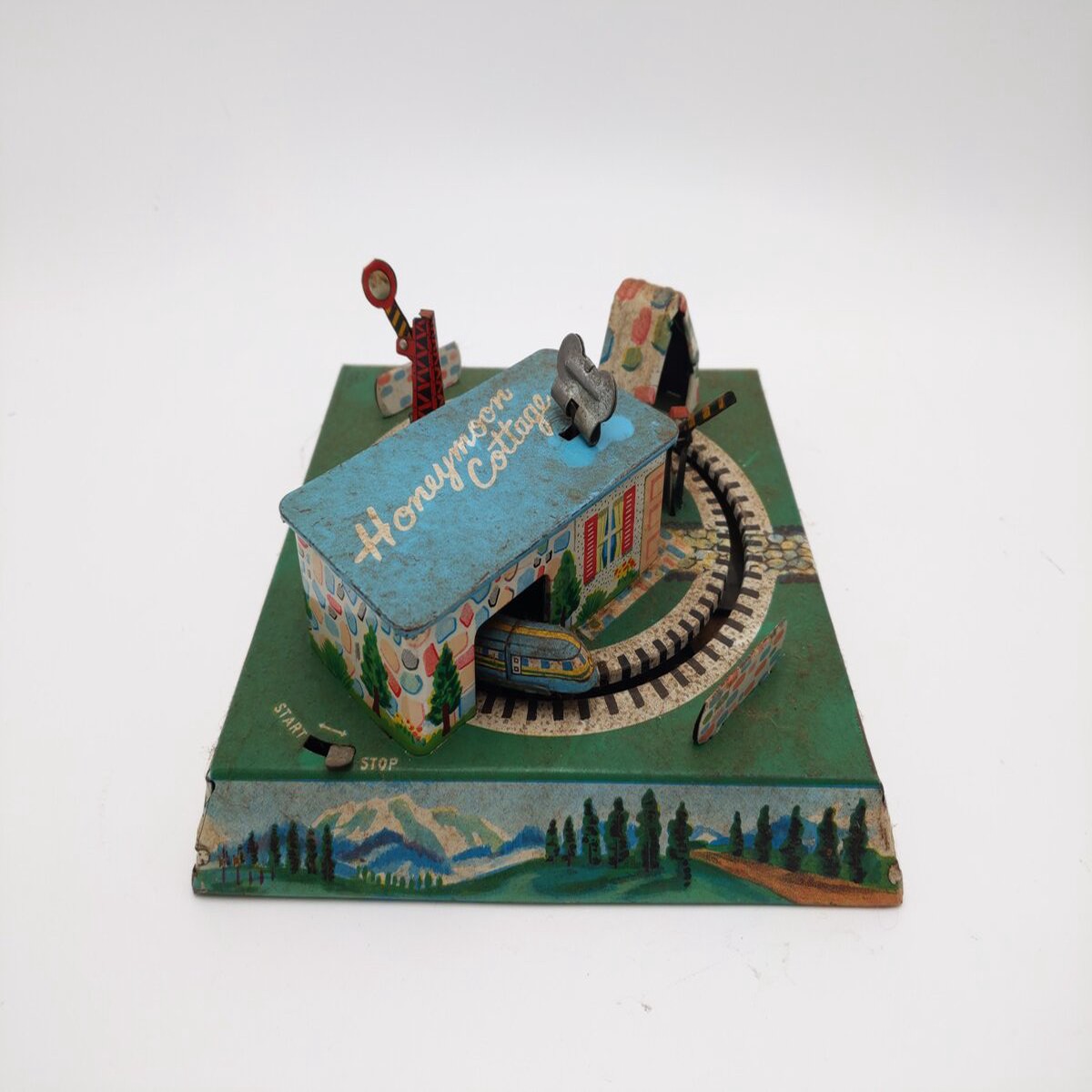 Marx Vintage Honeymoon Cottage Wind-up Toy VG