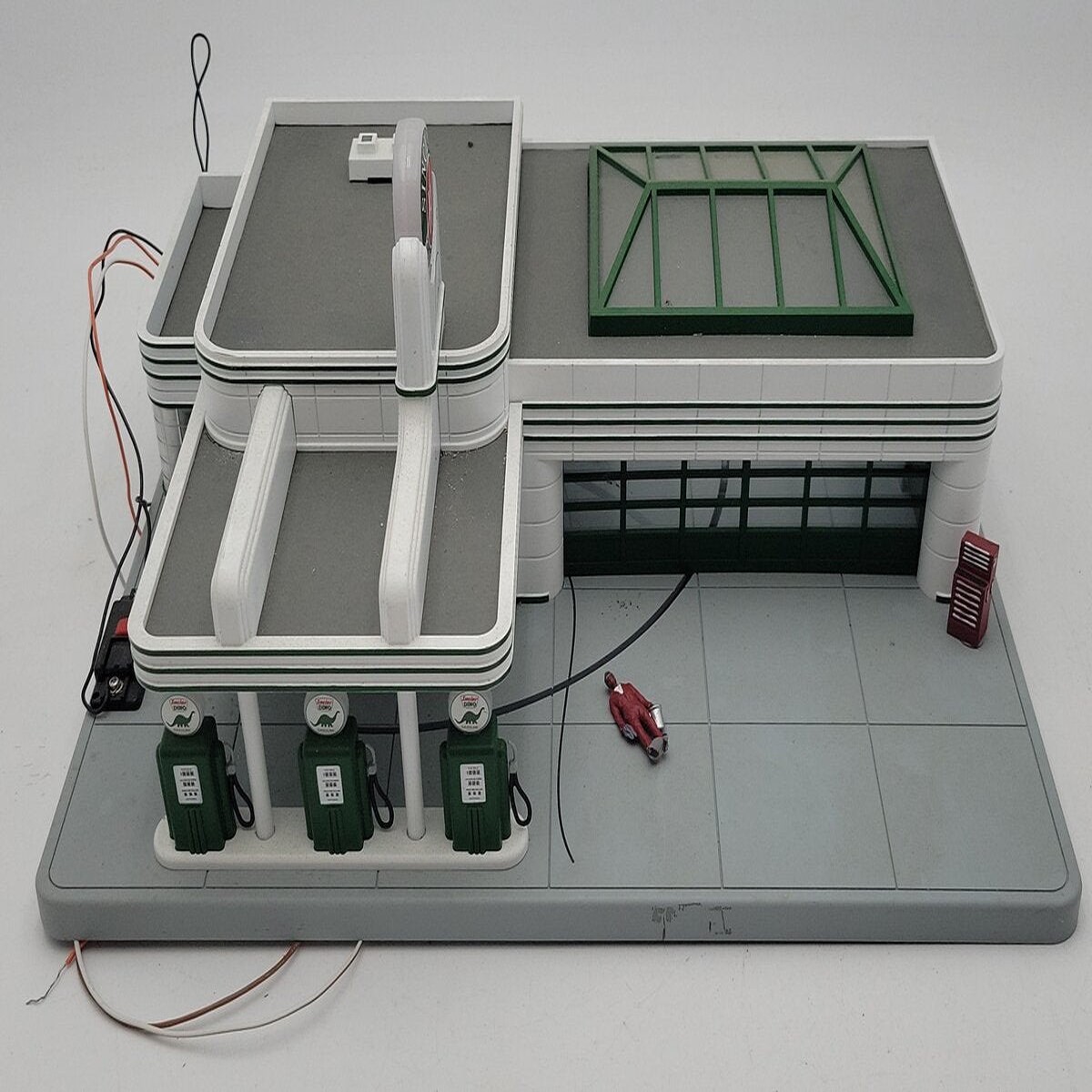 MTH 30-9101 Sinclair Operating Gas Station EX