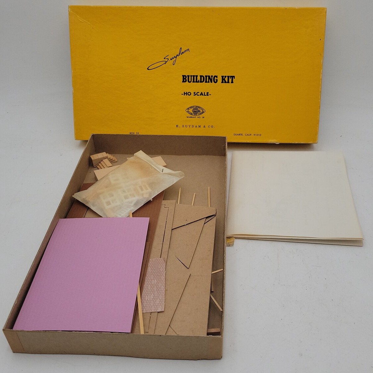 E. Suydam & Co 576 HO Scale The Brown Bungalow Building Kit VG/Box